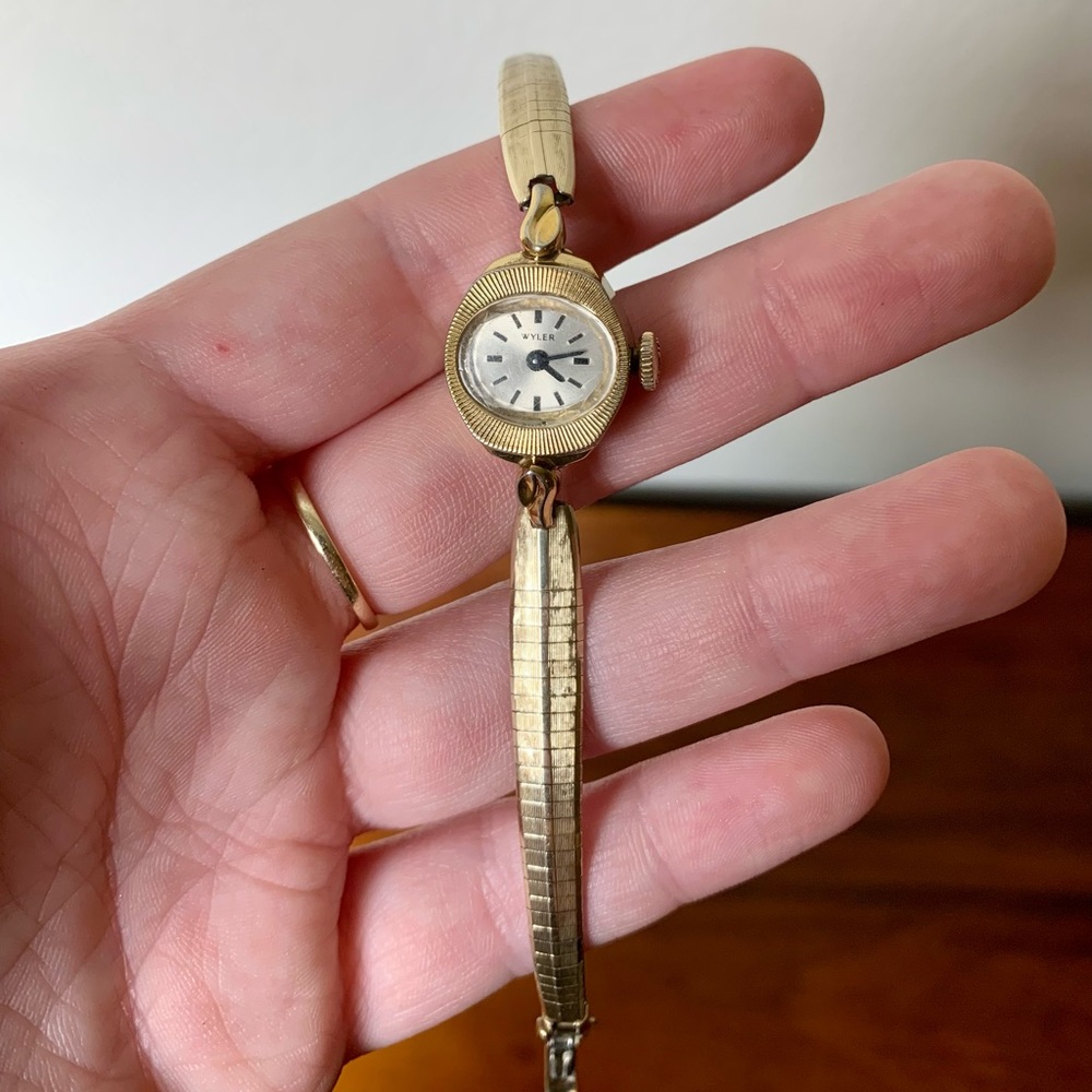 Rare vintage Wyler 10K rgp mechanical watch